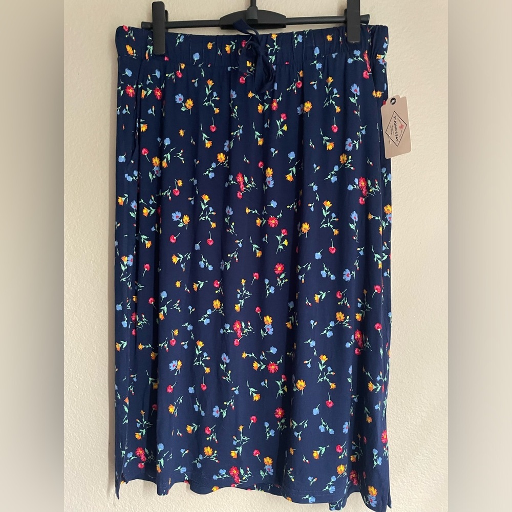 St. John’s Bay Navy Floral Midi Skirt NWT Cottagecore Elastic Waist Size Large